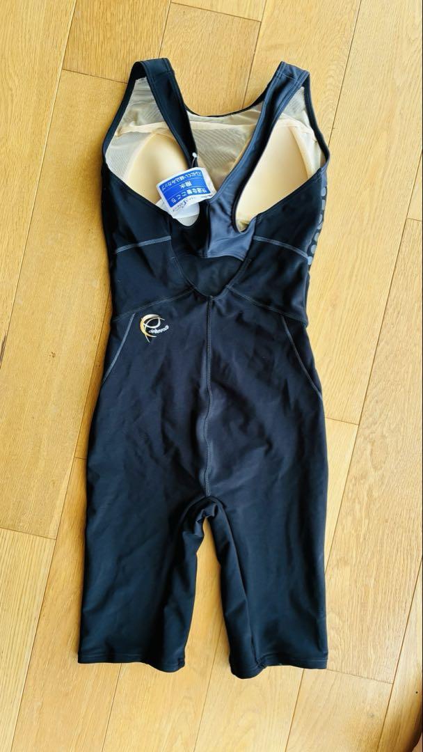 新品未使用ellesse レディース 競泳 水着　Mサイズ