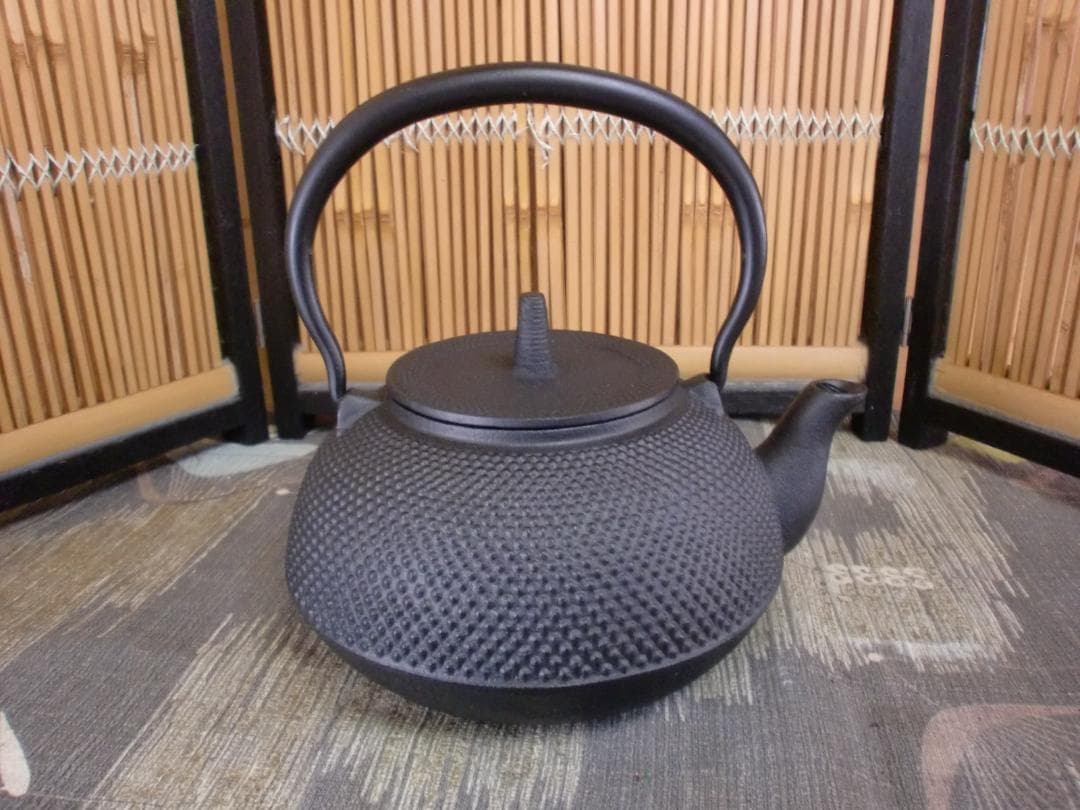 南部鉄器　鉄瓶　小梅アラレ　池永鉄工株式会社　新品未使用品