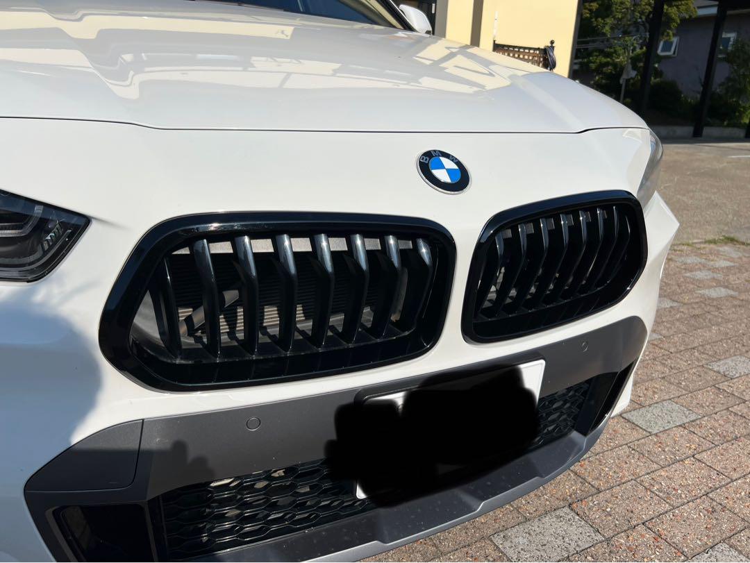 BMW X2キドニーグリルフレーム ブラック 2個セット