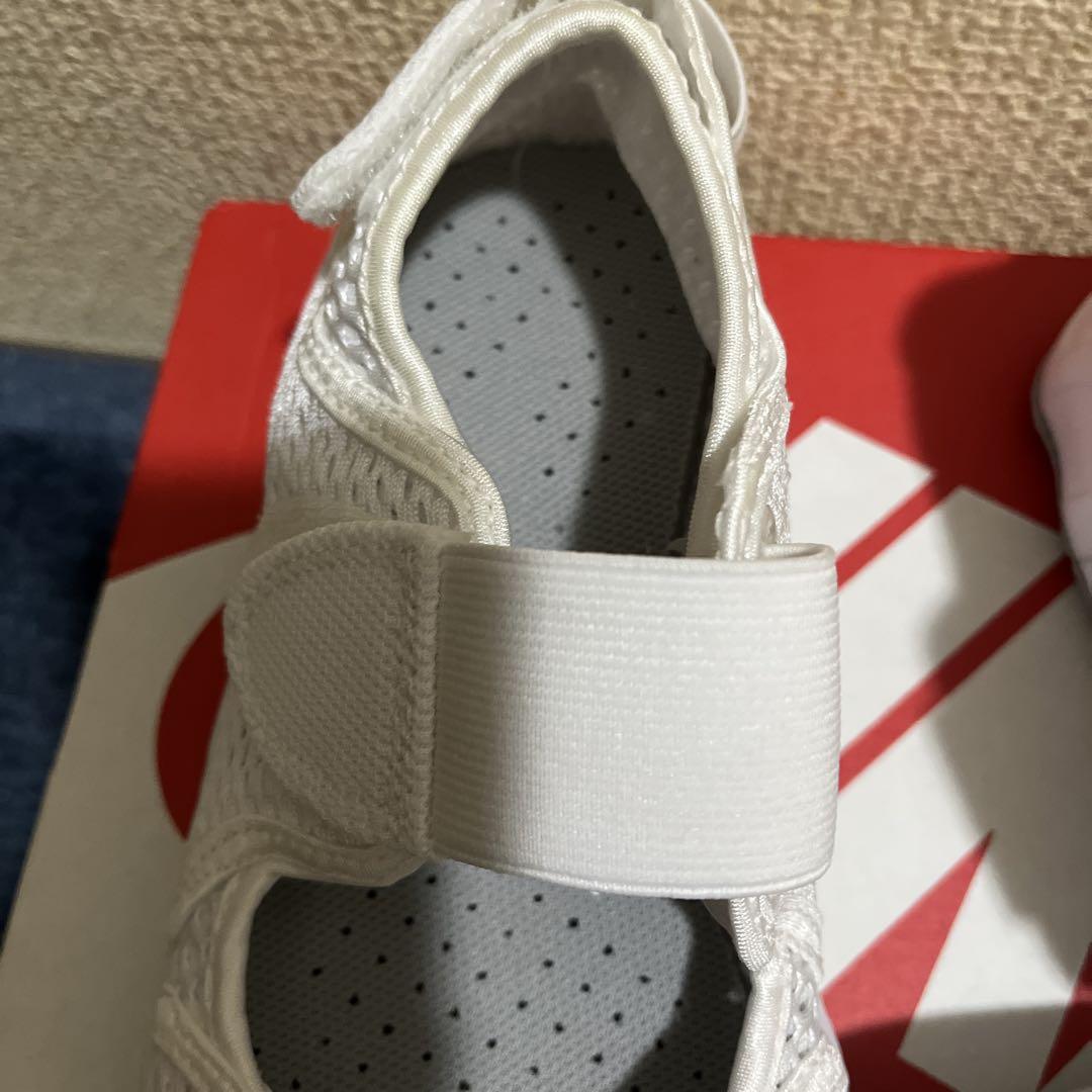 ドキンちゃん 未使用★NIKE RIFT 24cm WHITE ドキンちゃん様専用 未使用☆NIKE RIFT 24cm WHITE - メルカリ