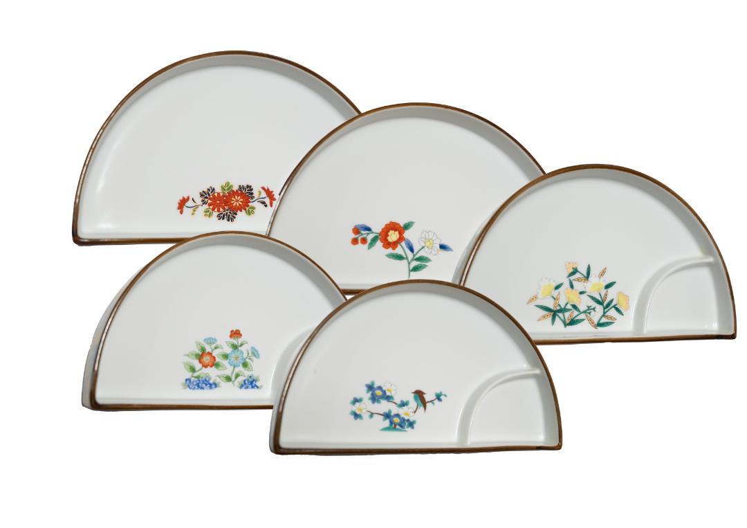 【美品】有田焼風 半月皿 5枚セット｜花柄 色絵 金彩｜仕切り皿 吾山窯