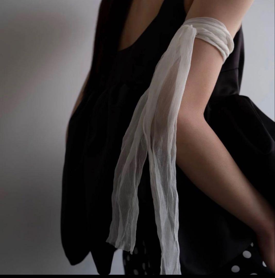 Bibiy. BIANCA BLOSSOM TOP BLACK Bibiy. BIANCA BLOSSOM TOP BLACK