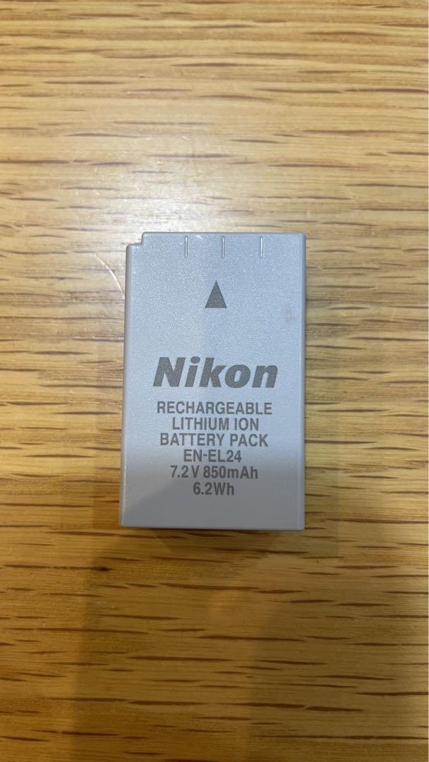 美品 Nikon 1 J5 ニコン 動作確認済 WI-Fi機能4Kムービー高画質