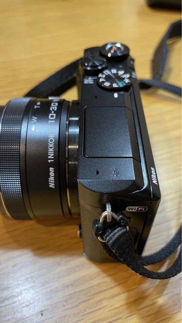 美品 Nikon 1 J5 ニコン 動作確認済 WI-Fi機能4Kムービー高画質