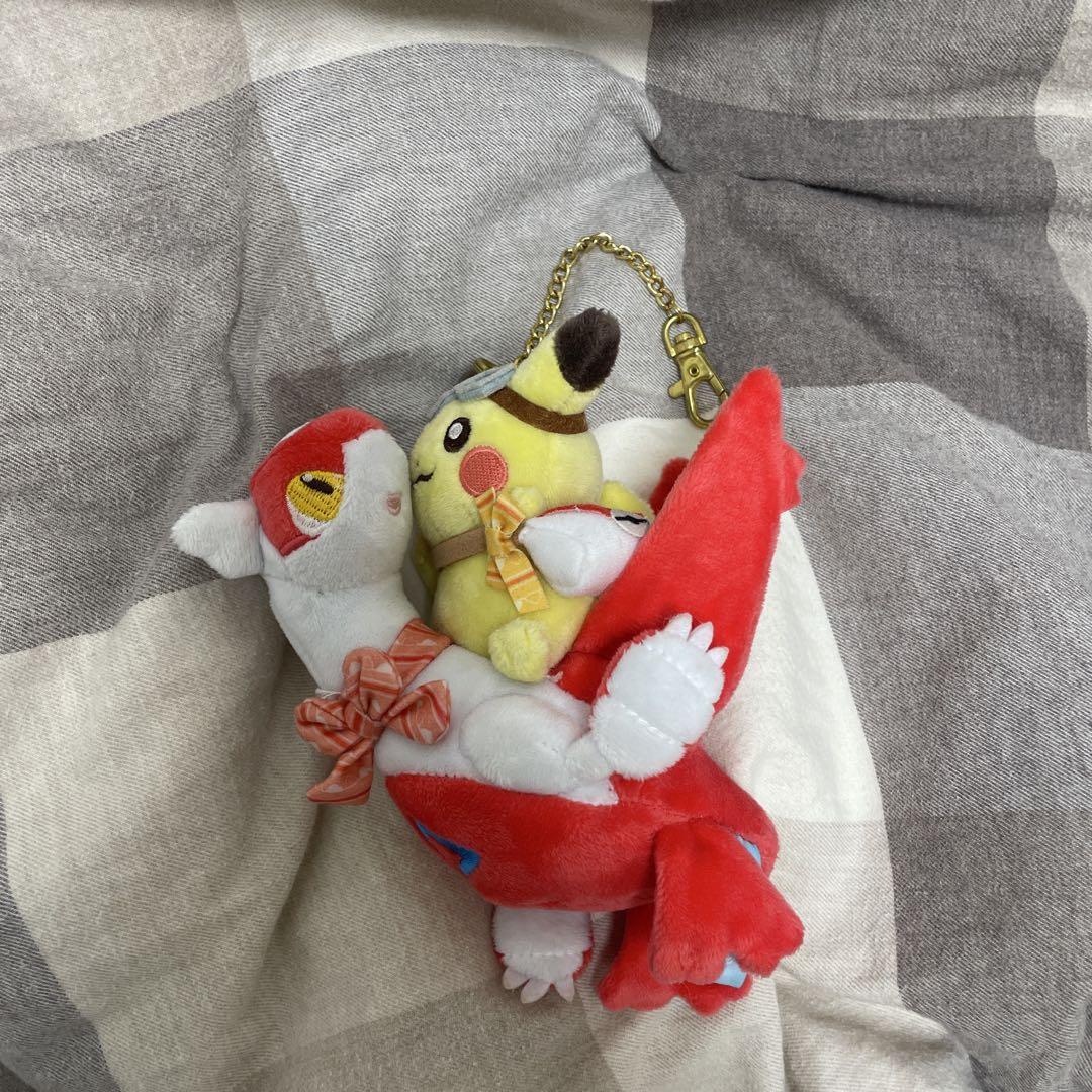 レア ポケモンセンター ピカチュウ&ラティアス ラティアスに乗ってキーホルダー ポケモンセンター限定 ピカチュウ ラティアスに乗って