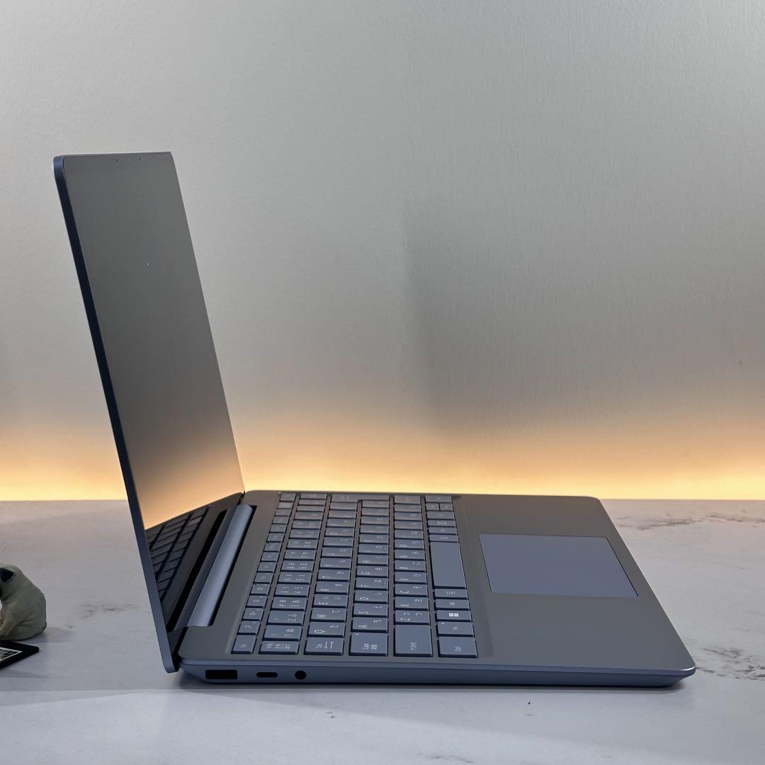 アイスブルー　Surface Laptop Go2  256 Office