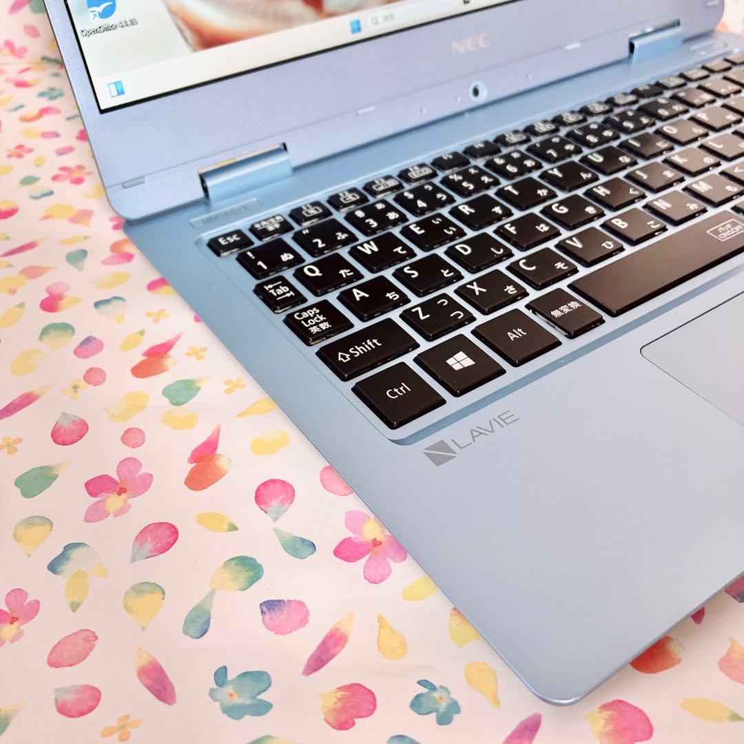 早い者勝ち✨ すぐに使える ノートパソコン 小型軽量 サクサク動く カメラ付き