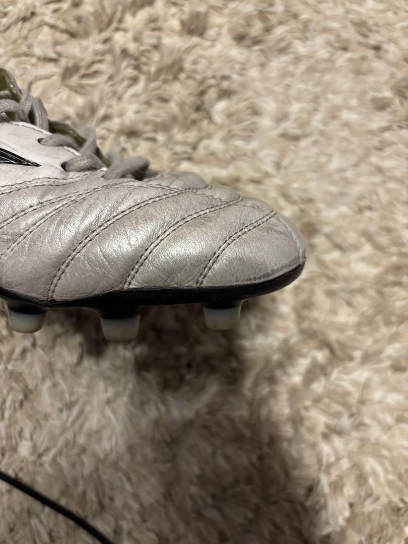 Mizuno サッカースパイク モレリアネオ4ホワイト左足のみ
