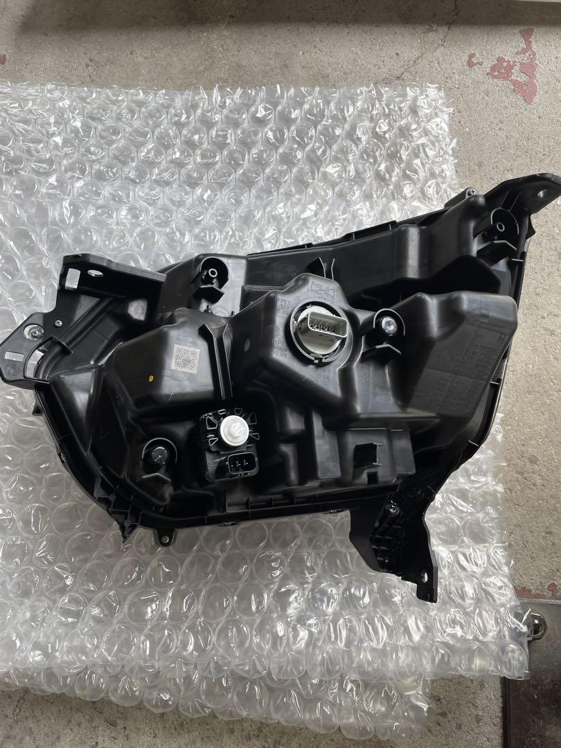 HONDA N-BOX カスタム　ヘッドライト　LED 右　JF3 JF4