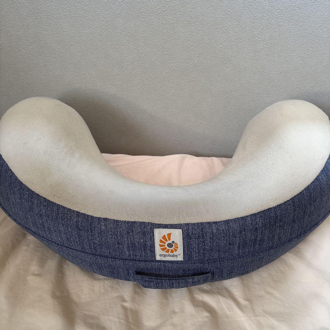 ergobaby授乳クッション