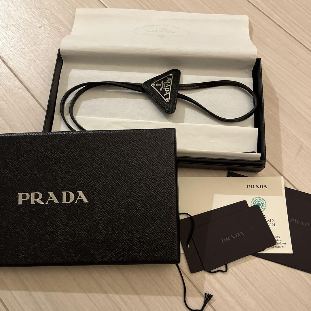 PRADA サフィアーノレザー ボロタイ