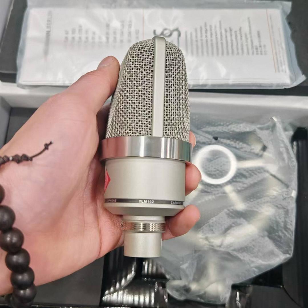 TLM 102 - Studio Microphone