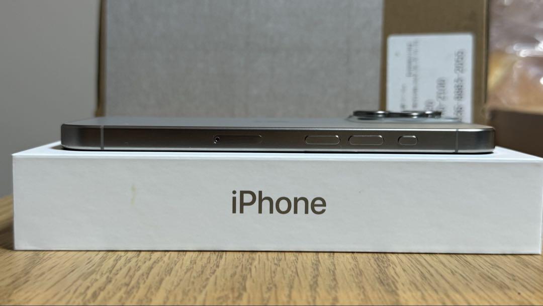 【極美品】Apple iPhone 15 Pro ナチュラルチタニウム128GB