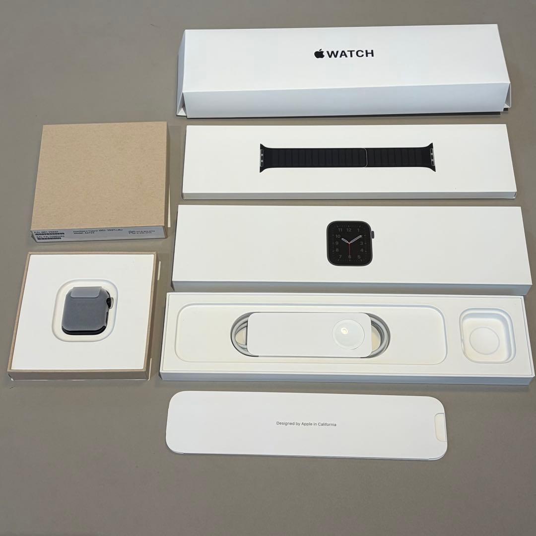 Apple Watch se2 GPS モデル40mm ミッドナイト