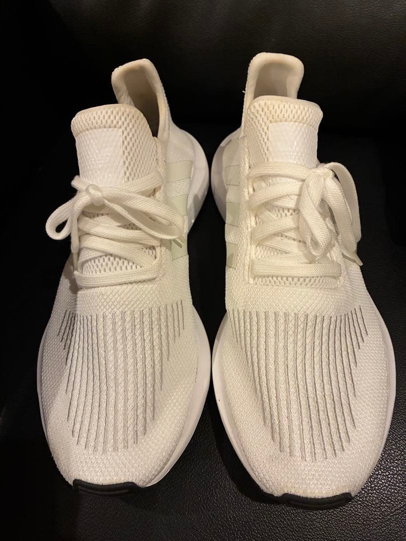 adidas スイフトラン　ホワイト スニーカー28cm