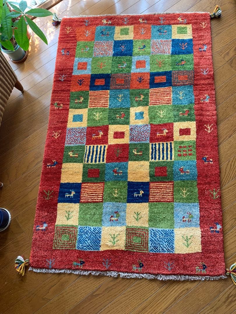 ギャッベ　(82×132cm) イラン産　カシュガイ手織り　完全美品