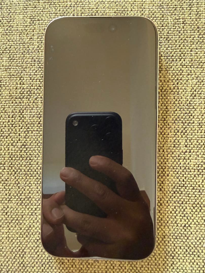 【美品】iPhone 16 Pro 256GB バッテリー94% 【美品】iPhone 16 Pro 256GB バッテリー94%