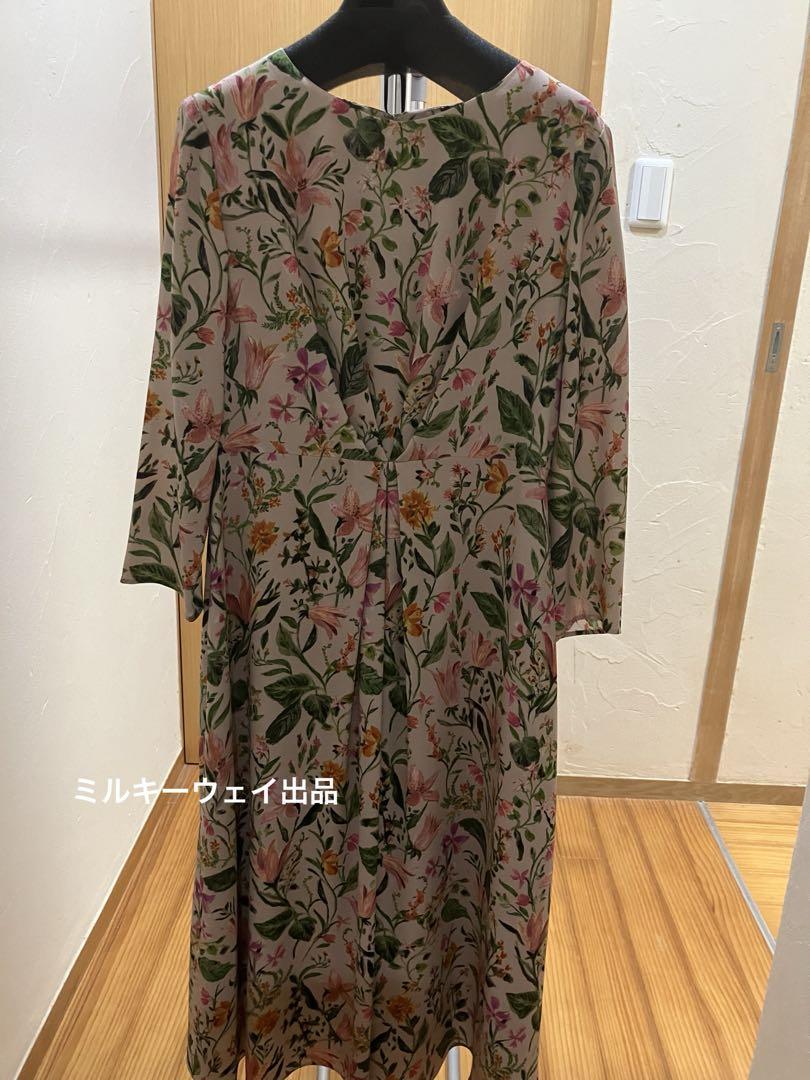ゆめ●タグ付き（新品）シビラ　リリーガーデンプリントドレスMサイズ