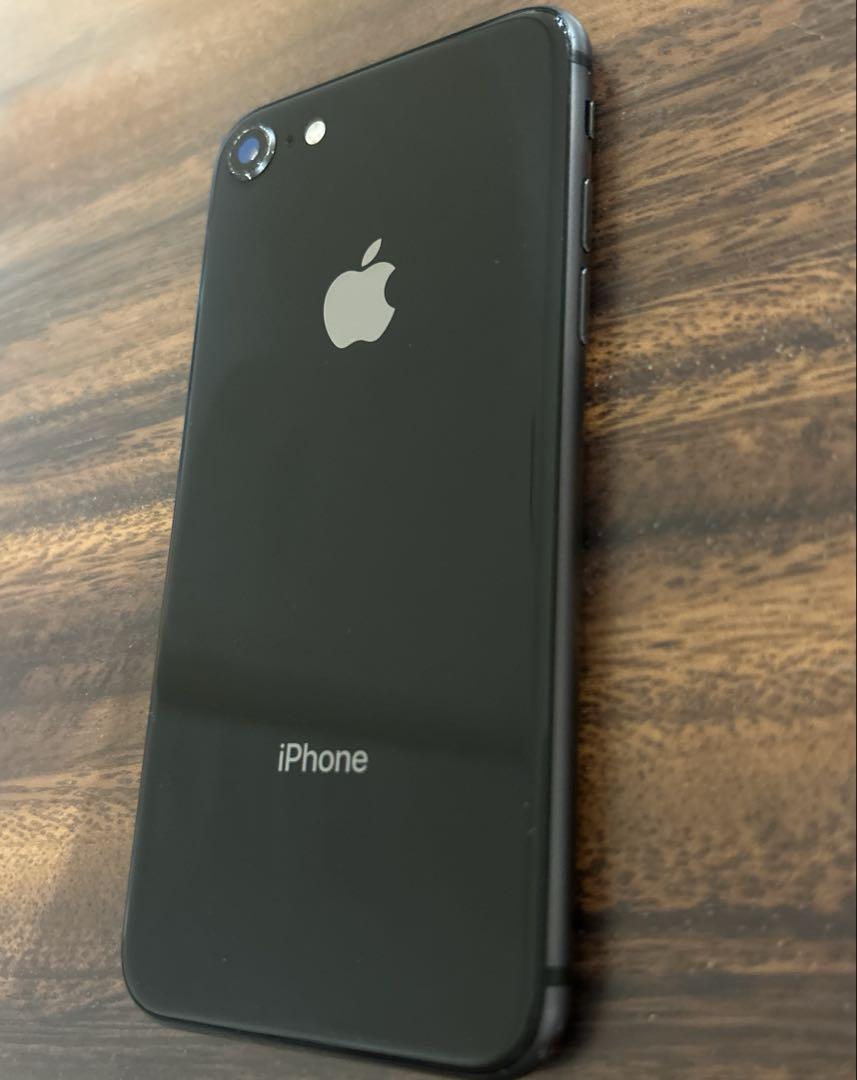 あ*り様 Apple iPhone8ブラック 本体