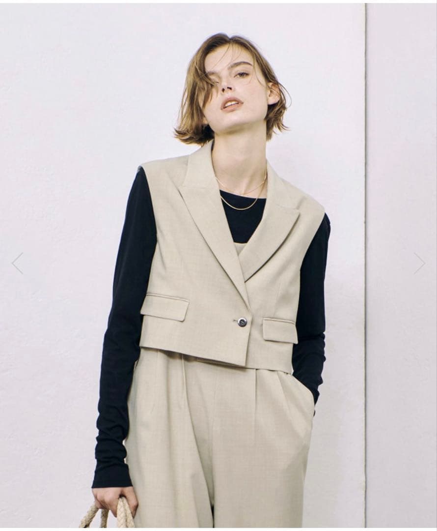 アルアバイル ストレッチトロショートジレ ベージュM