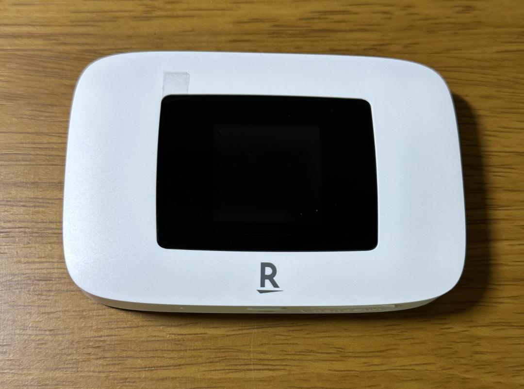 Rakuten WiFi Pocket Platinum ホワイト