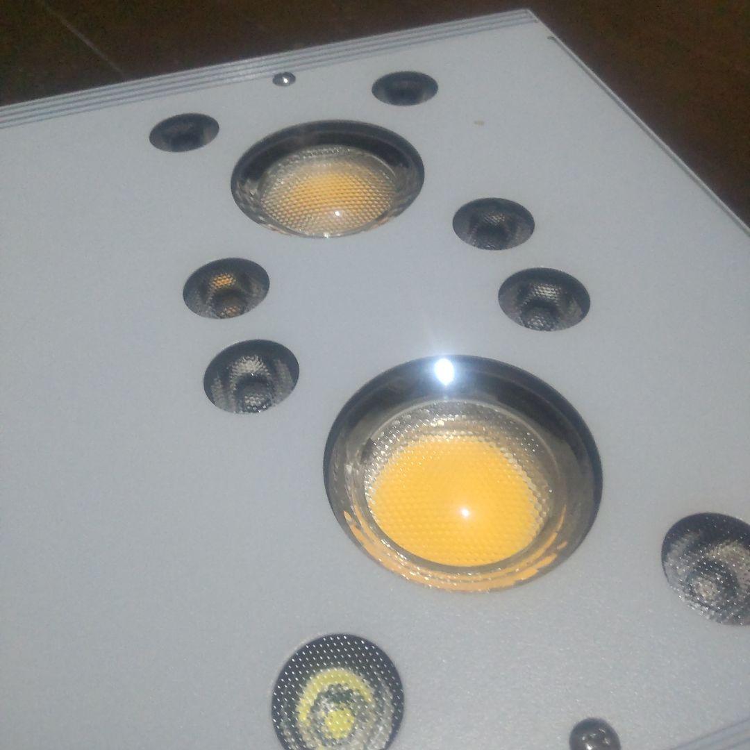 中古品：hipargero HG800 植物育成ライト LED 中古品：hipargero HG800 植物育成ライト LED