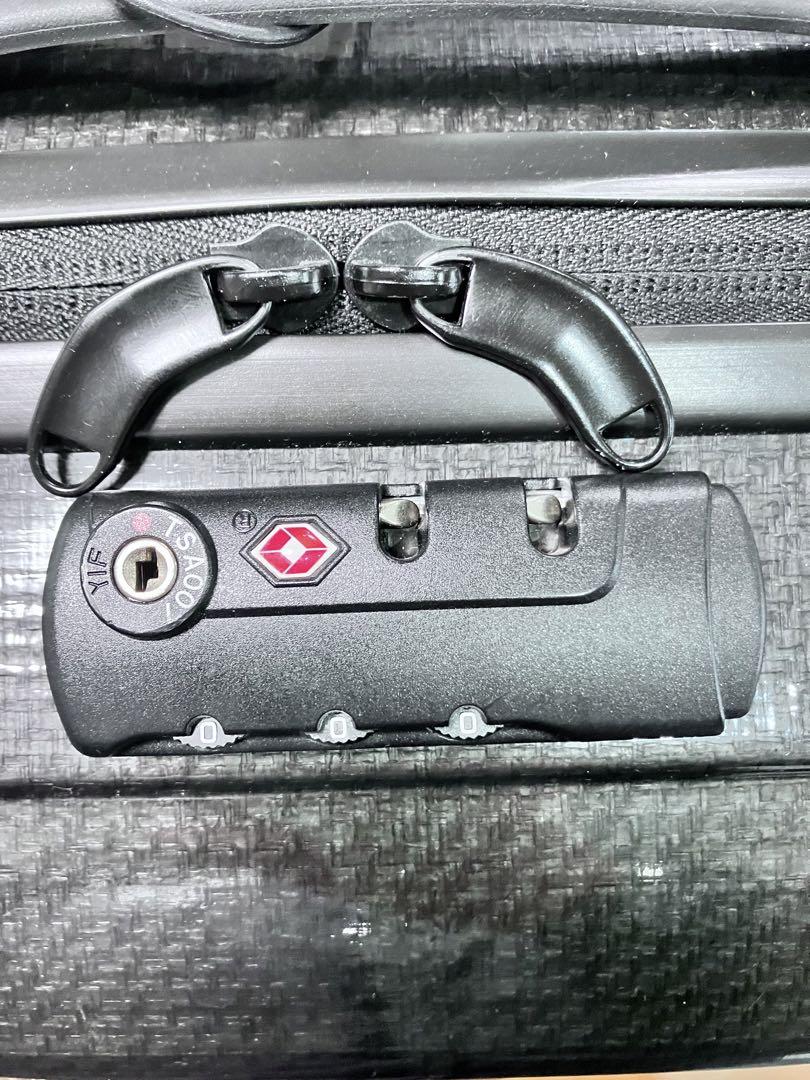 サムソナイト:クロノライト、約38L、超軽量、約1.96kg、機内持込可、
