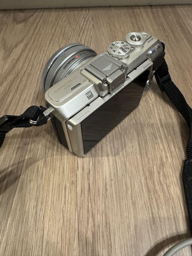 OLYMPUS PEN E-PL7ミラーレス一眼 シルバー/ブラック