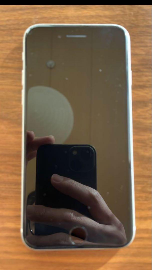 iPhone SE2 64G ホワイト　【背面ひび割れあり】