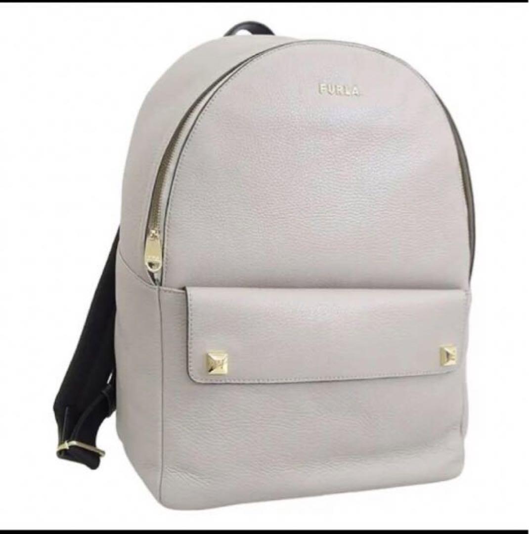 FURLA スタッズ レザーリュック美品ブラック