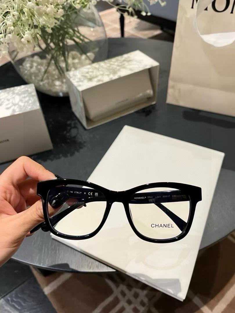 CHANEL ブラック スクエア サングラス 6,000円