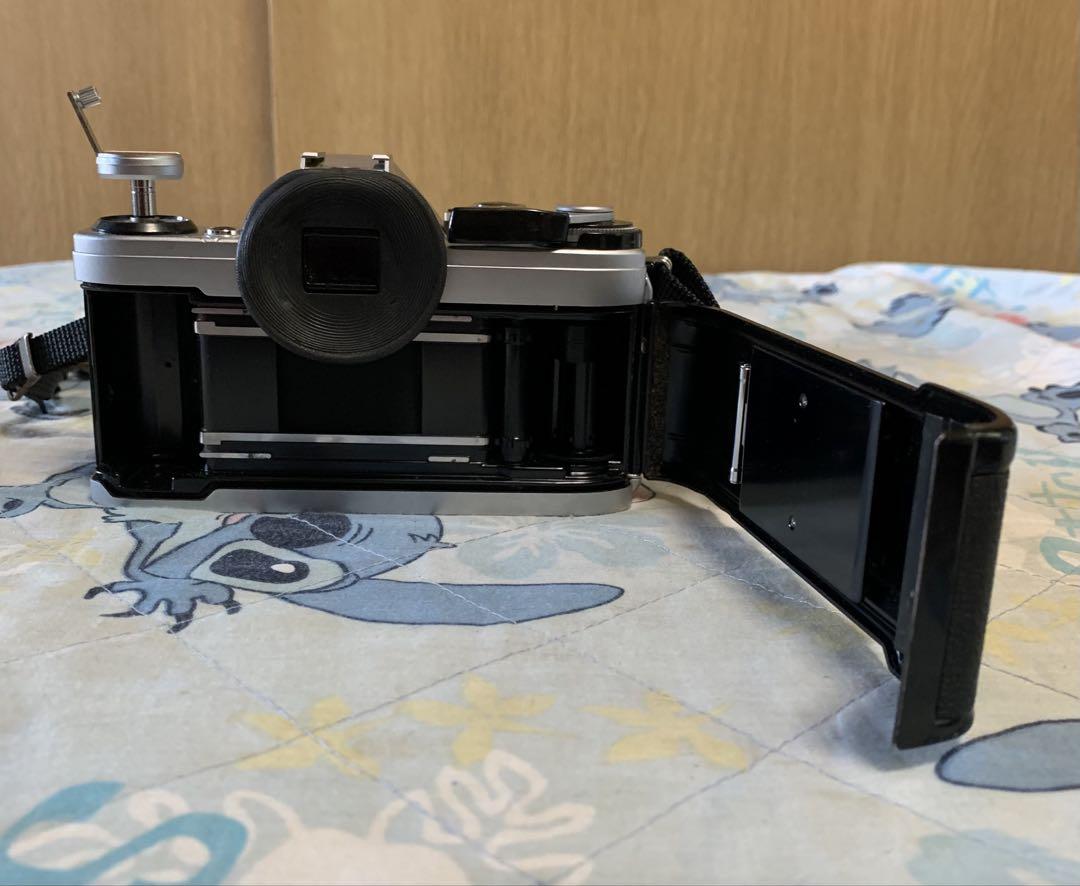 キャノン AE-1 本体と前キャップ付き