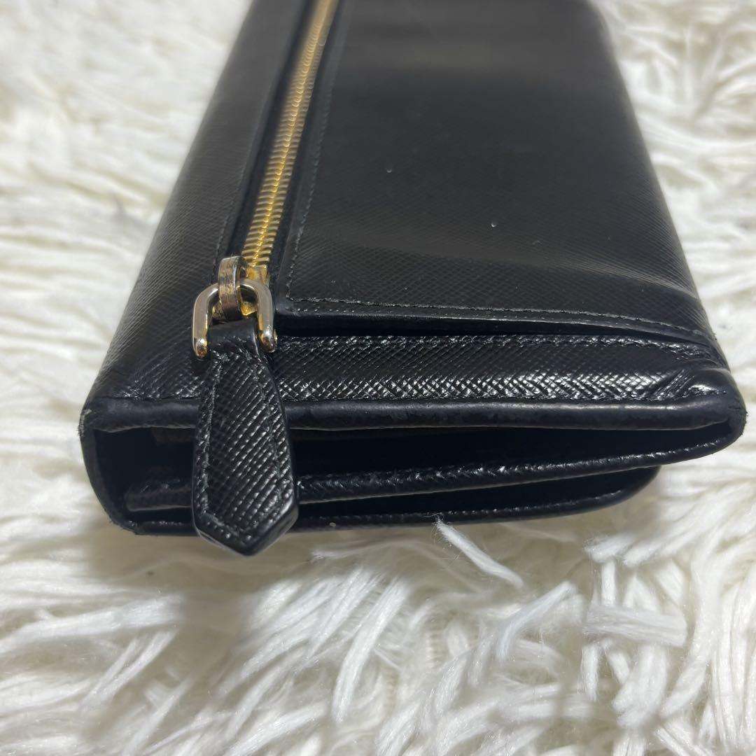 プラダ PRADA サフィアーノ リボンモチーフ ブラック　長財布 PRADA プラダ 長財布 リボン サフィアーノレザー 金ロゴ ブラック