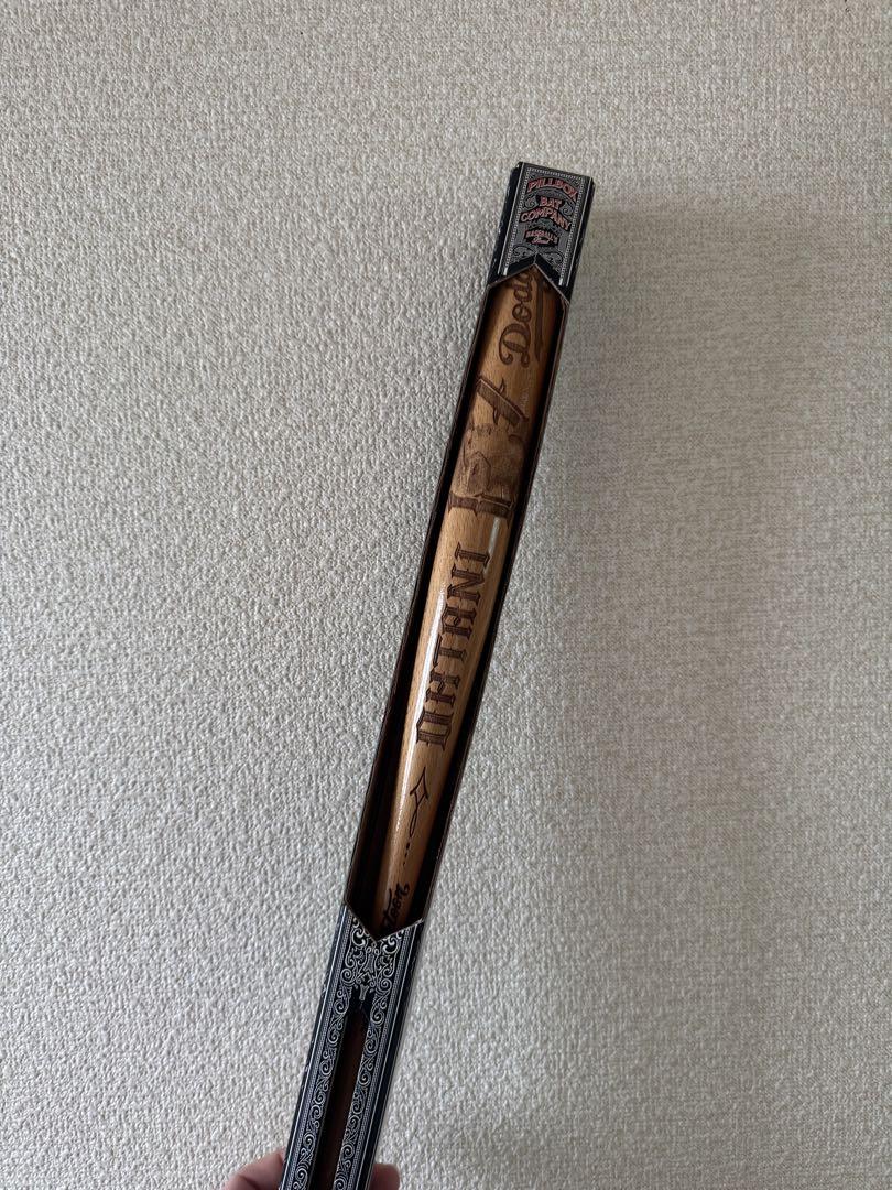 LA 限定 大谷 翔平 17 x Mr Cartoon MINI BAT