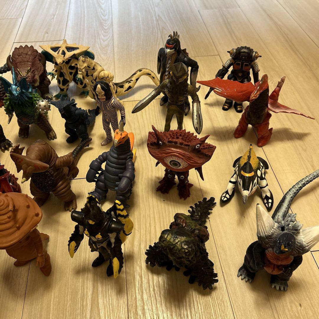 ウルトラマン　怪獣　30体まとめうり