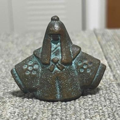 武士の頭部デザイン 鍔(つば) 鉄地 波頭透図鍔｜現代物金具の販売 刀部 かたなべ – 刀部