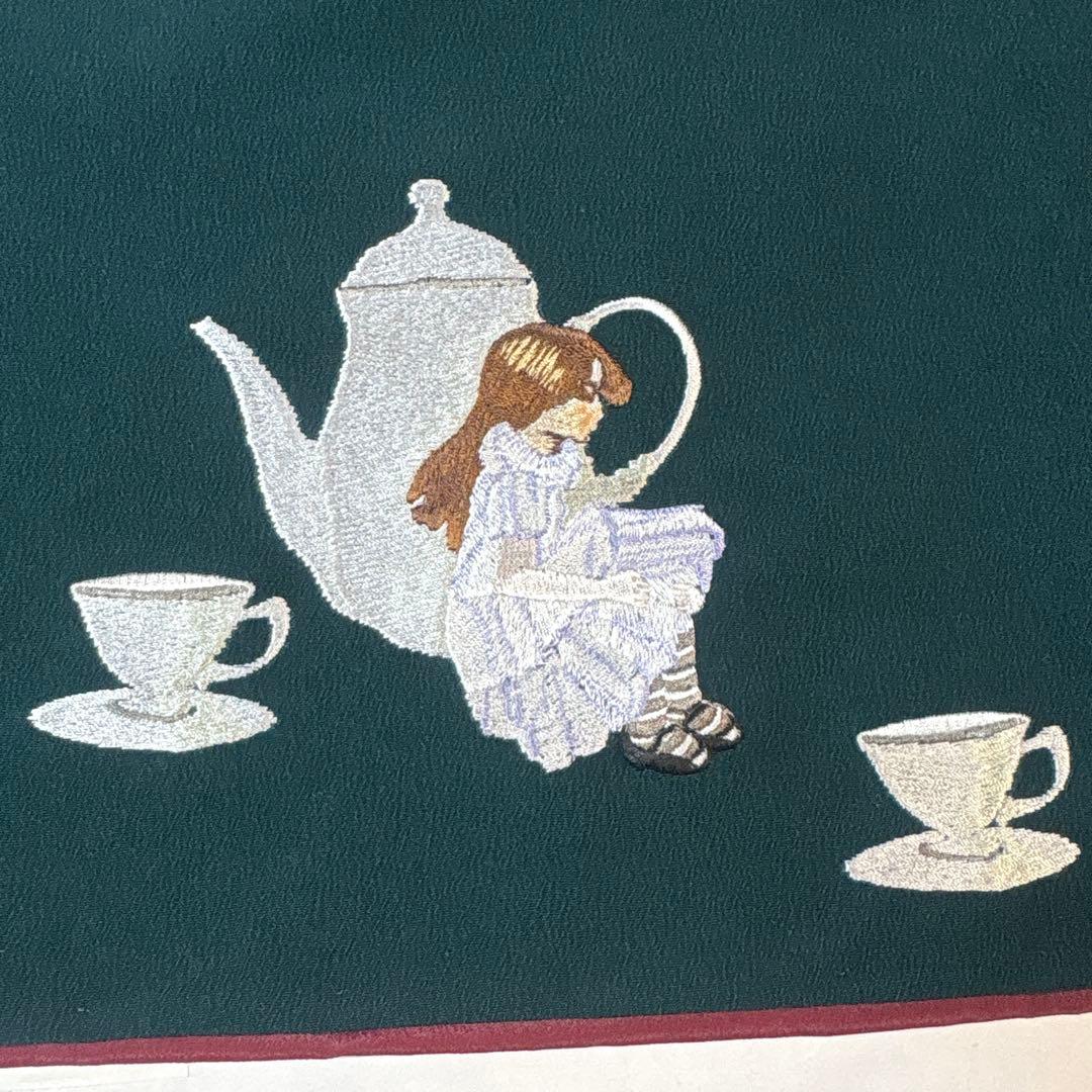 ふりふ 不思議の国のアリス 刺繍 付け下げ着物 洗える着物 ふりふ 不思議の国のアリス 刺繍 付け下げ着物 洗える着物