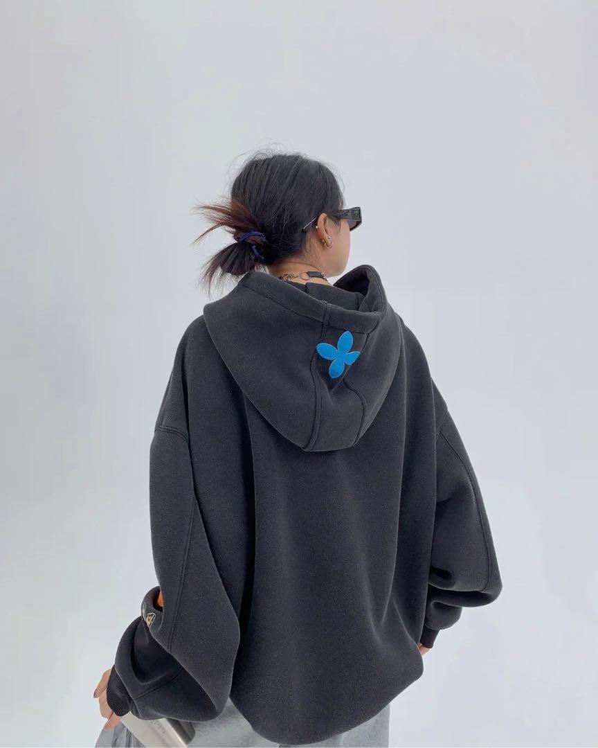 男の子向けプレゼント集結 Aurora boutique】フラワーパッチオーバーサイズフーディー トップス