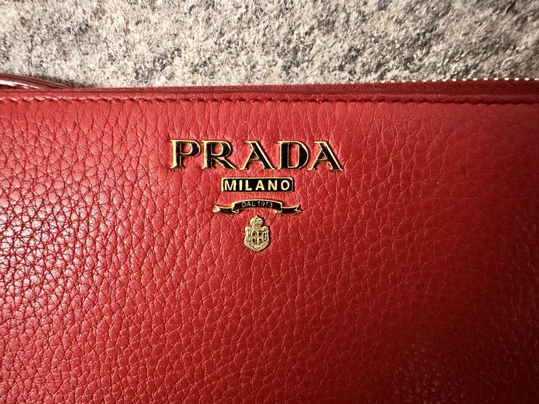 PRADA プラダ　ラウンドジップ　1ML035 長財布