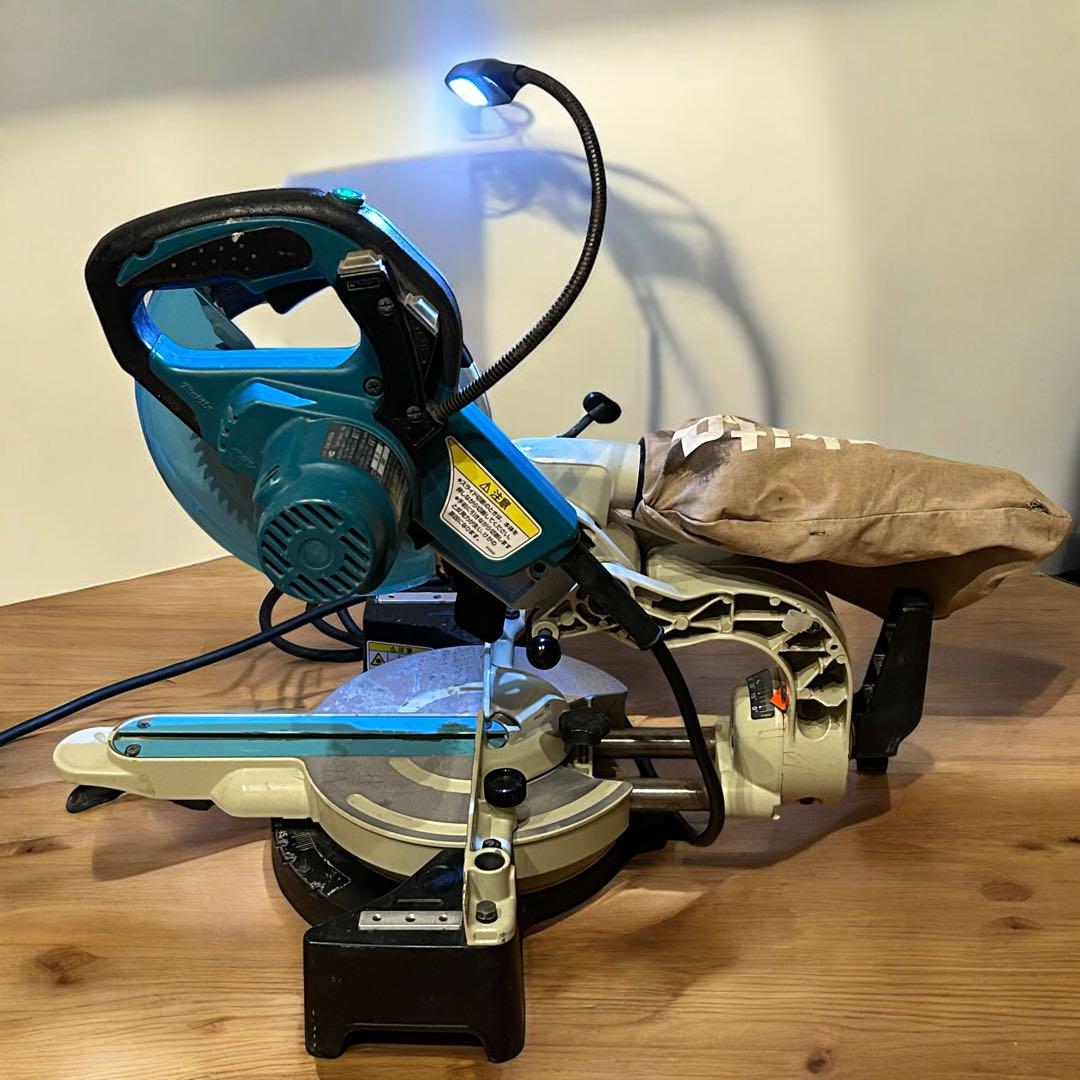MAKITA
