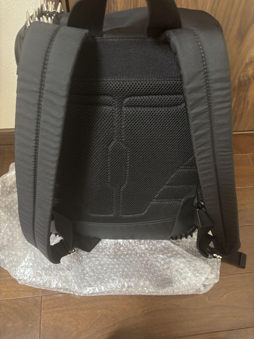 ヴァレンティノガラヴァーニ レザー×スタッズ リュック バックパック ヴァレンティノガラヴァーニ レザー×スタッズ リュック バックパック