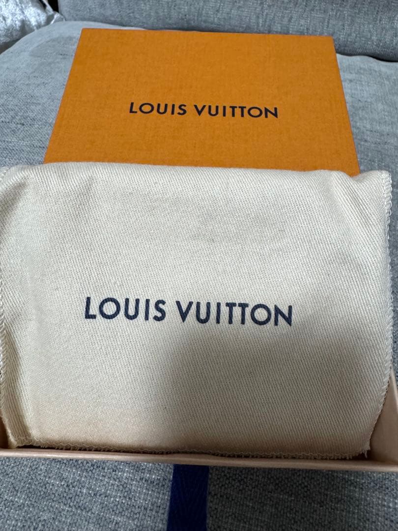 LOUIS VUITTON ポルトフォイユ ドゥブルV コンパクト