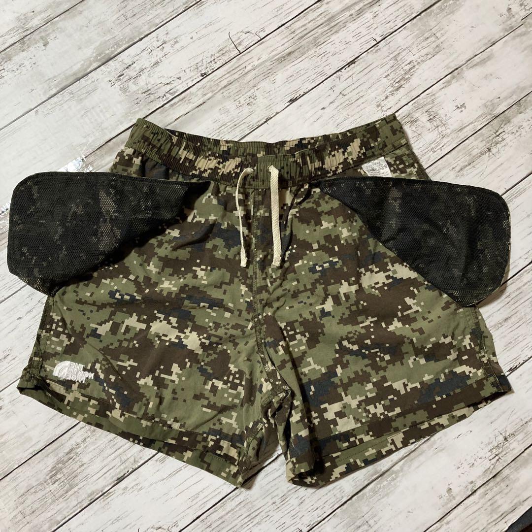 【美品】ザノースフェイス メンズ M ノベルティバーサタイルショーツ デジカモ