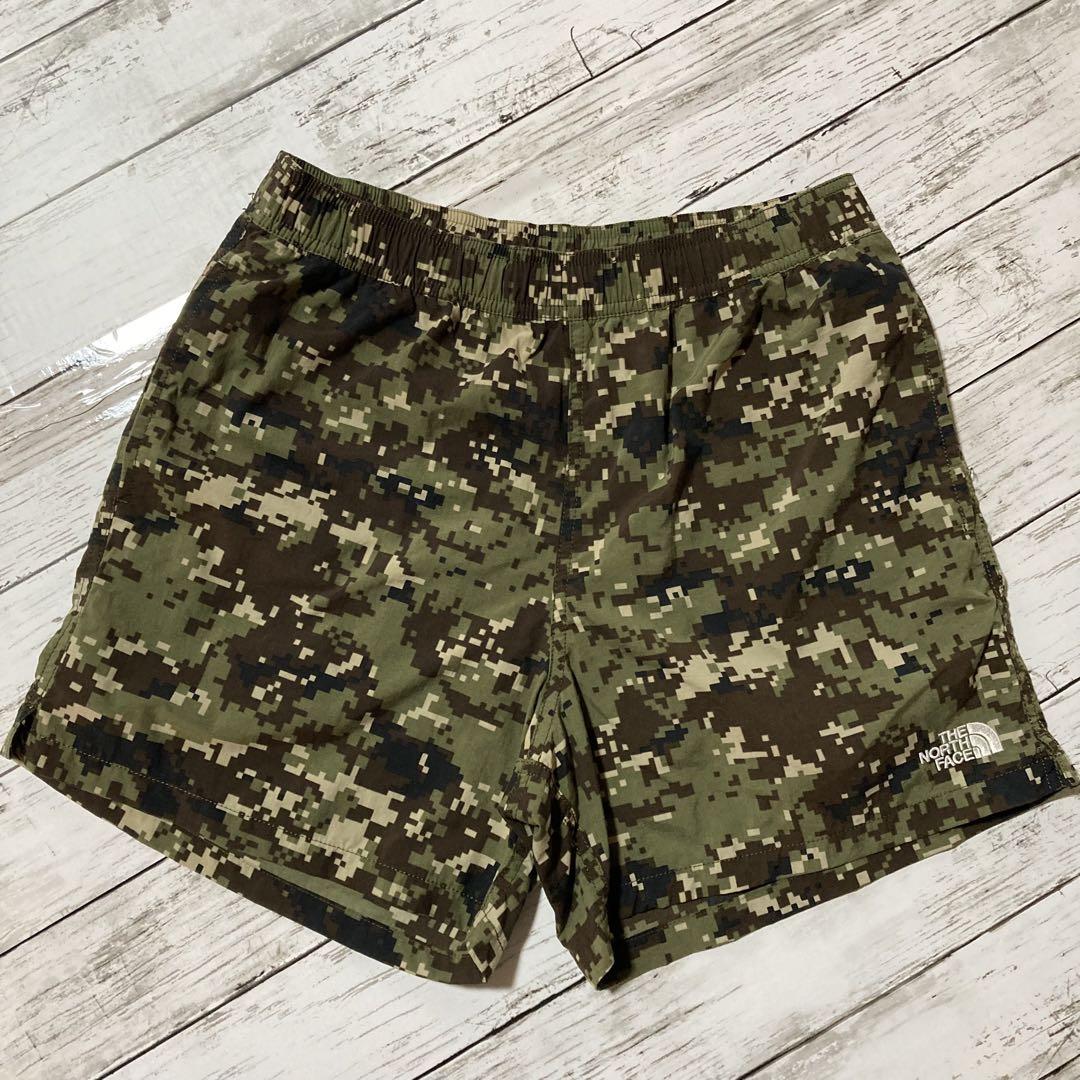 【美品】ザノースフェイス メンズ M ノベルティバーサタイルショーツ デジカモ