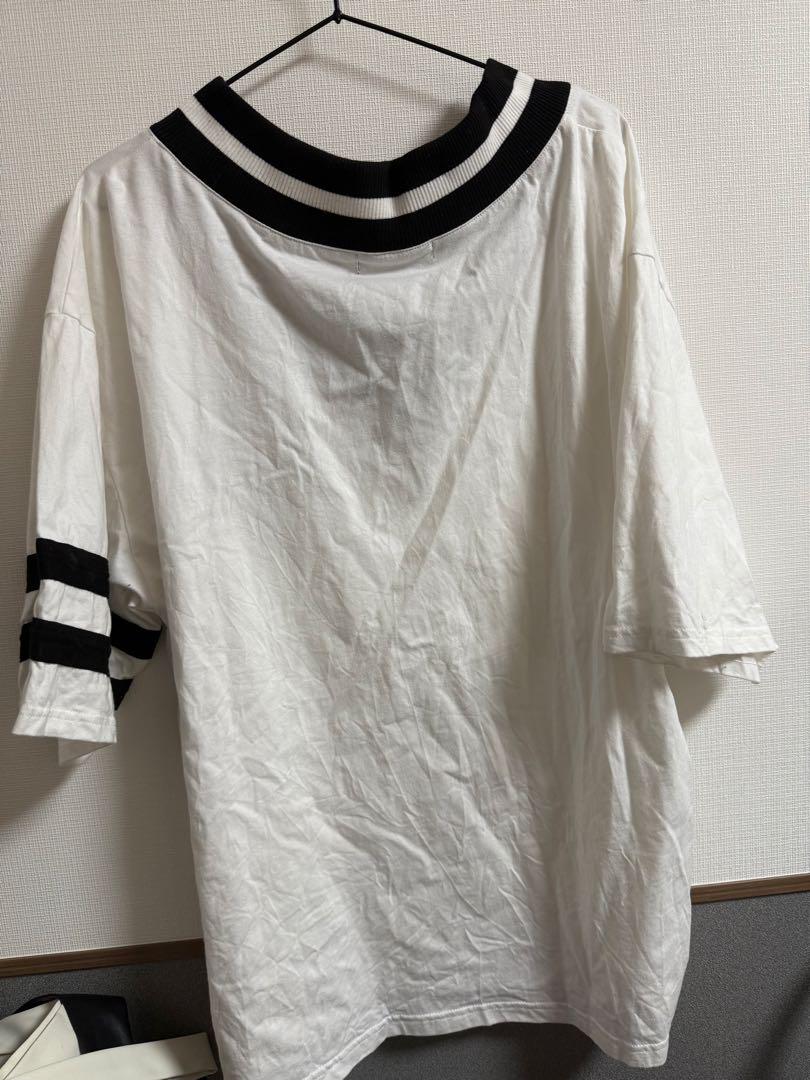 TRAVAS TOKYO トラバストーキョー エンブレムワッペンVネックT