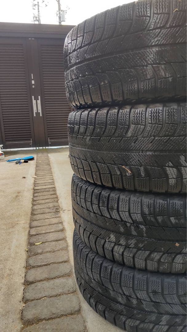 VELVA17インチ スタッドレスタイヤ ホイール4本セット