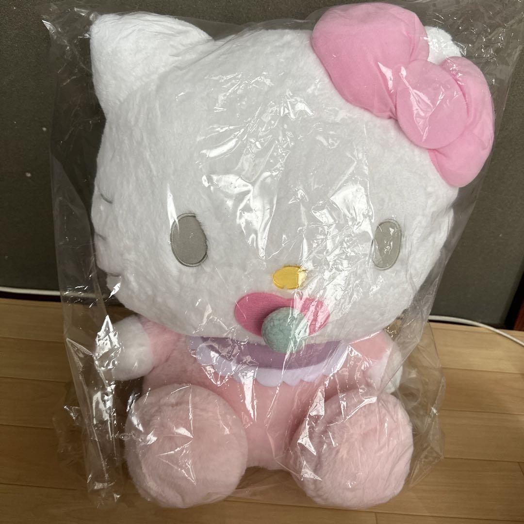 非売品　BIGおしゃぶりキティーぬいぐるみ