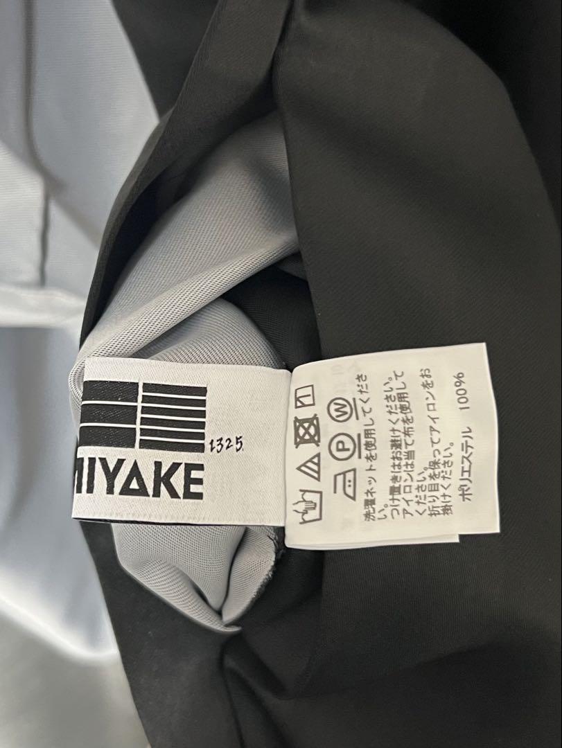 【132 5. ISSEY MIYAKE】ノーカラーコート