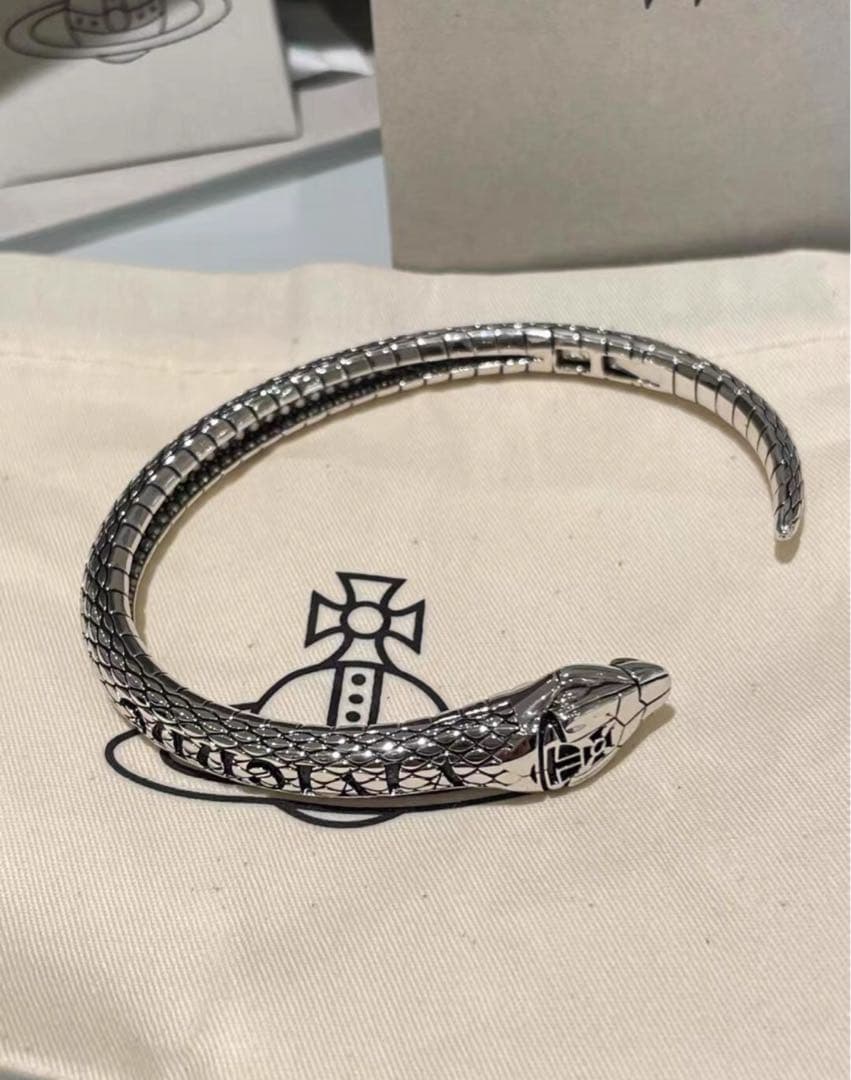 Vivienne Westwood 蛇モチーフブレスレット WWW_MORNINGWALKER_COM