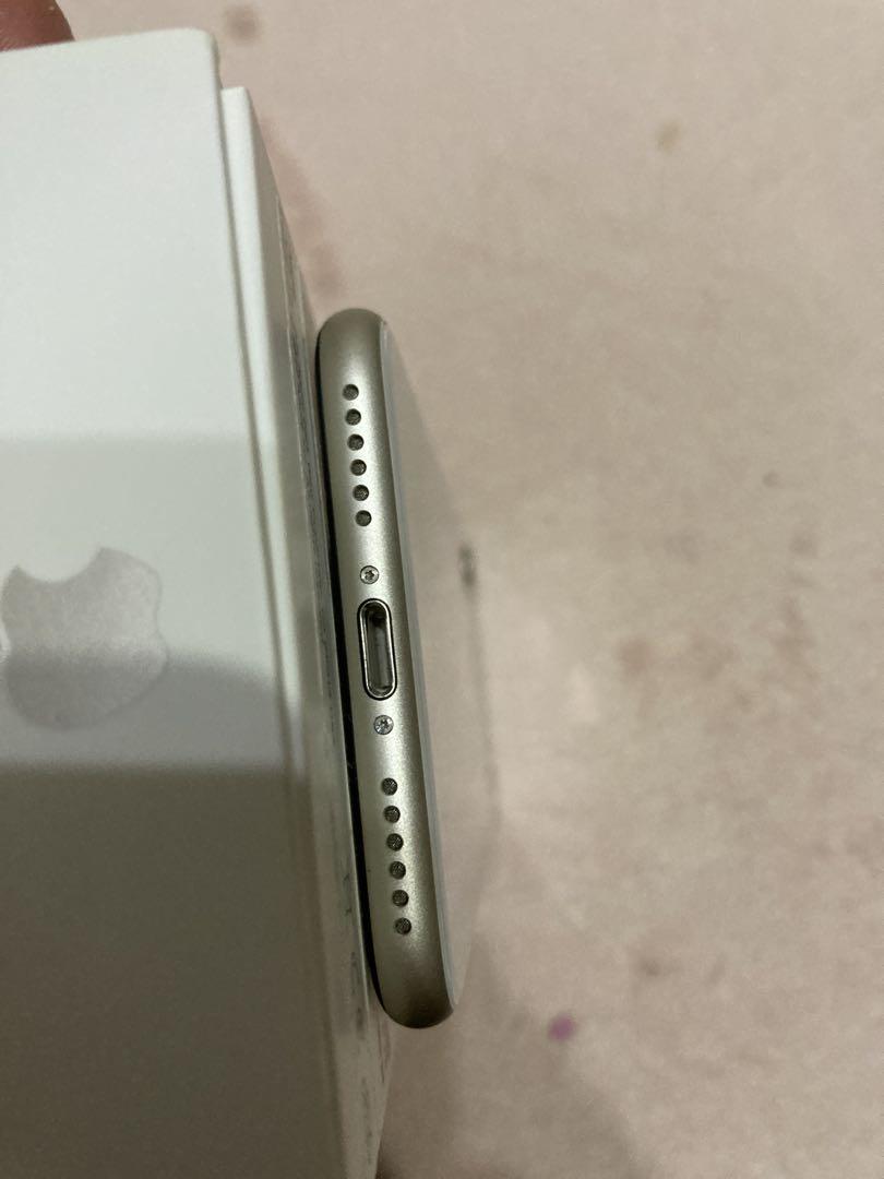iPhoneSE第3世代 128gb バッテリー97% ホワイト